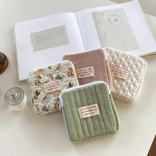 jolie trousse matelassée
