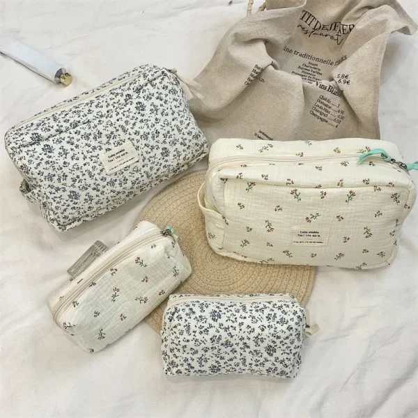 Trousse fleurie en tissu douceur florale petite taille